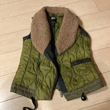 55DSL M 사이즈 다운 베스트