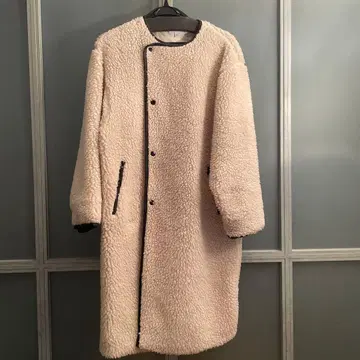 HYKE 아이보리 보아 롱 코트