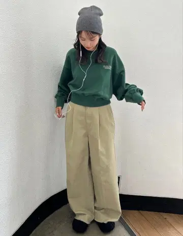 Ungrid 언그리드 로고 자수 숏 맨투맨