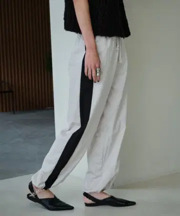 AIC. AIC 사이드 라인 나일론 팬츠