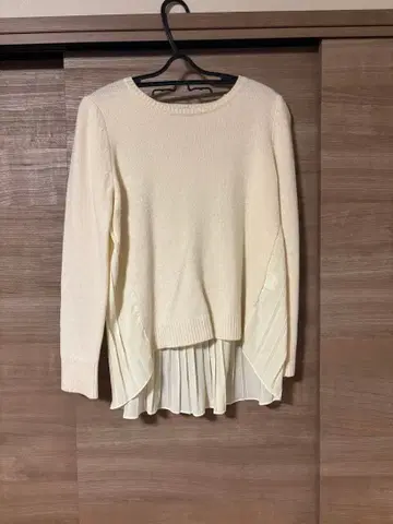 ESTNATION 크림색 니트 플리츠 긴팔 상의