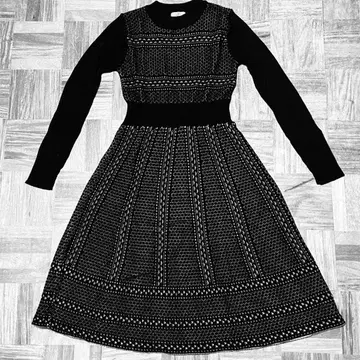 [ 새상품급 ] 긴팔 니트 원피스 블랙 사이즈 M