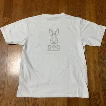 DOD 캠핑 화이트 M 사이즈 토끼 자수 티셔츠
