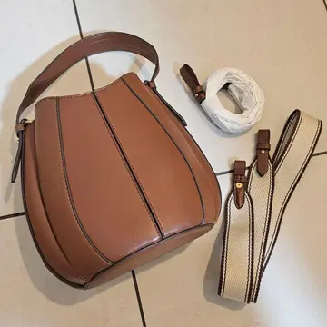 스티치 버킷백 다크 골든 브라운 ZARA