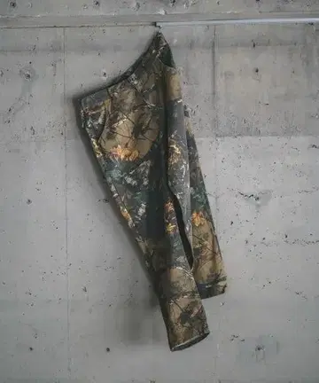 shoowtime 트리 카모 올 오버 디자인 페인터 데님 팬츠