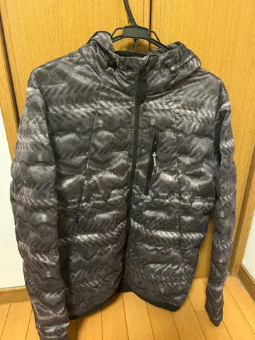 기하학 패턴 후드 다운 자켓