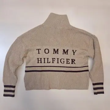 타미힐피거 베이지 하이넥 니트