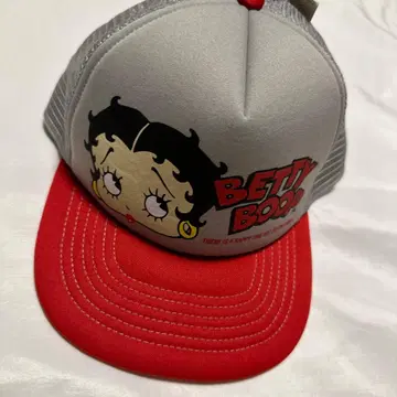 새상품 레트로 메쉬 캡 그레이&레드 BettyBoop