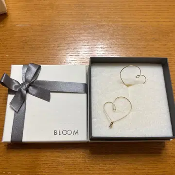 BLOOM 골드 하트형 귀걸이 박스 포함