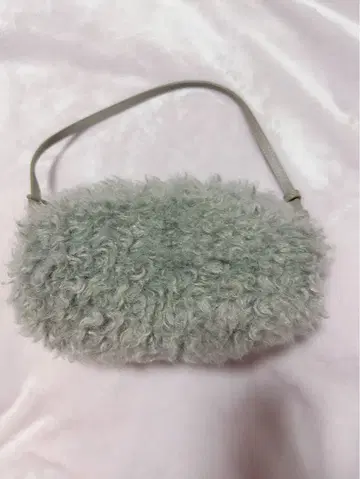 미라 오웬 퍼 핸드백