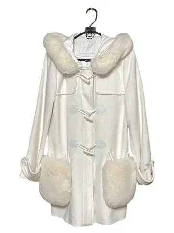 (컨디션 최상) CECIL Mc BEE 세실 맥비 화이트 퍼 더플 코트