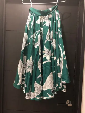 [ 새상품급 ] CINEMATIQ 마법 포켓 스커트 L 사이즈