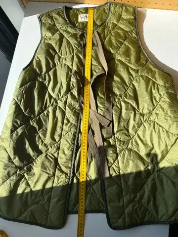 BEAMS BOY 올리브 그린 퀼팅 베스트 슬리브리스