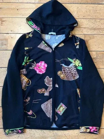 꽃무늬 동물 패턴 후드 부착 점퍼 레오나르 LEONARD
