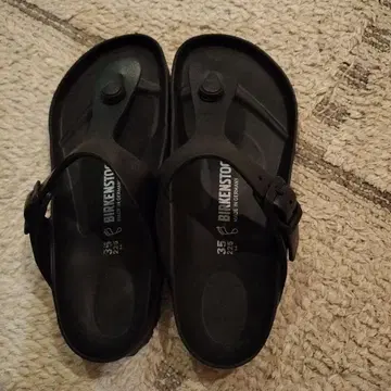 Birkenstock Gizeh 기제 Eva 블랙 샌들 35