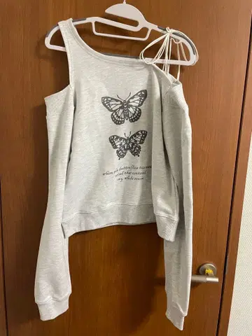 나비 프린트 그레이 맨투맨 트레이닝복