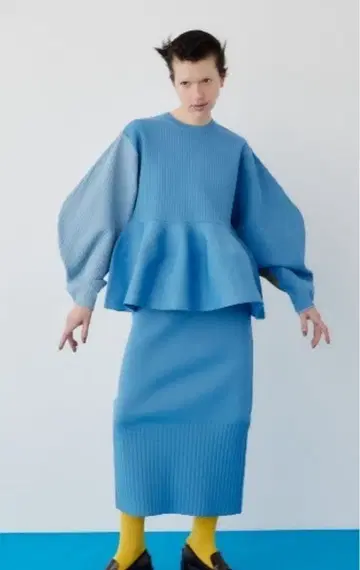 HeRIN.CYE Flare hem knit