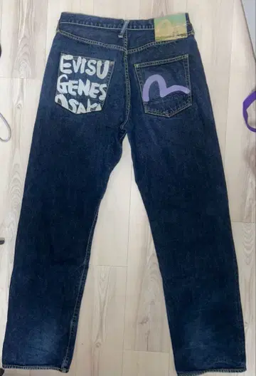 EVISU 다크 블루 청바지 asepa 닌닌 착용