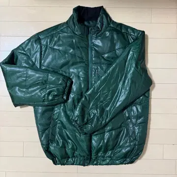 다크 그린 다운 자켓