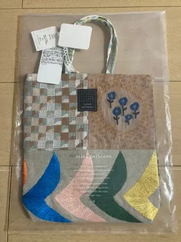 미나 페르호넨 피스 토스트 백