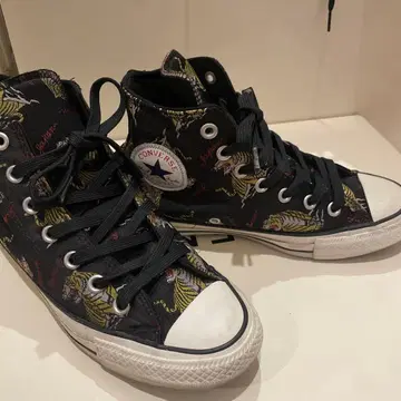 CONVERSE 호피 패턴 블랙 하이컷 스니커즈