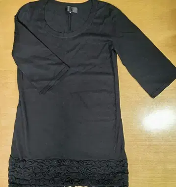 UNTITLED 칠부 소매 블랙 니트