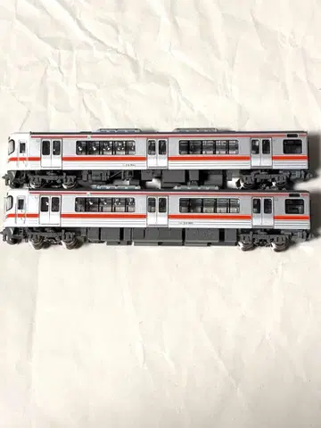 313계 선두차 2량 tomix 라이트 실내등 점등 확인 완료