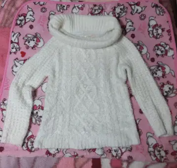 리즈메로 스웨터