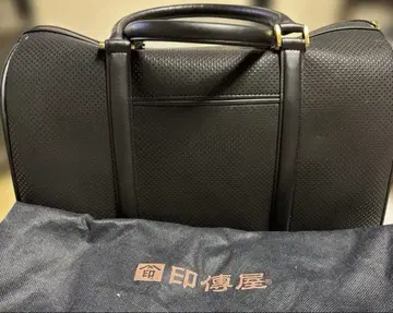 블랙 합성 피혁 퍼포레이션 백