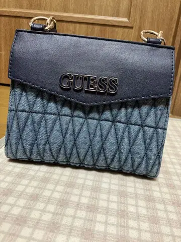 GUESS 데님 퀼팅 숄더백