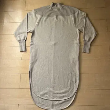 투모로우랜드 맥피 니트 x 저지 절개 원피스 베이지 36