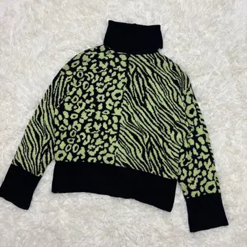ZARA 완판템 애니멀 무늬 니트 터틀넥 형광 레오파드 제브라 S