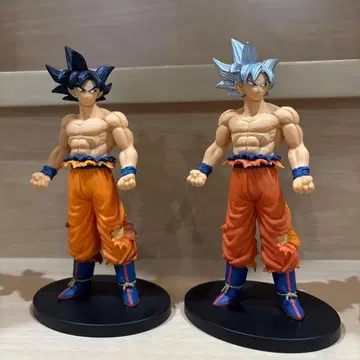 무의식의 극의 손오공 피규어 2체 세트