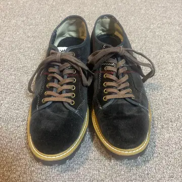 bizzarro 스니커즈