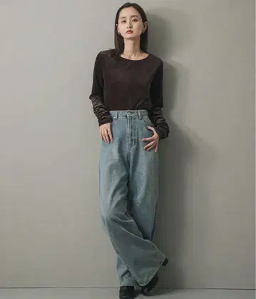 개더 슬리브 벨로아 T셔츠