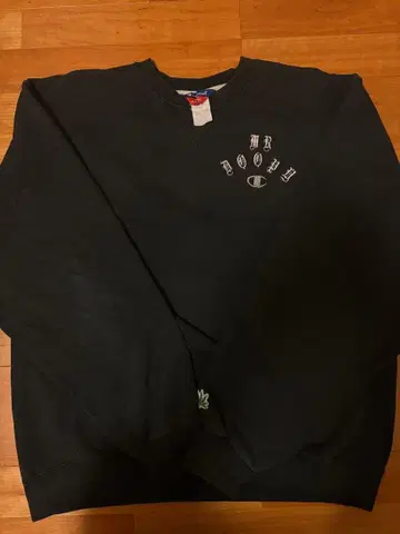 Champion 블랙 마리화나 자수 맨투맨