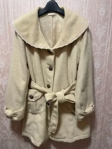 아이보리 롱 코트 액시즈팜