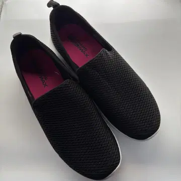 SKECHERS GO WALK 블랙 슬립온