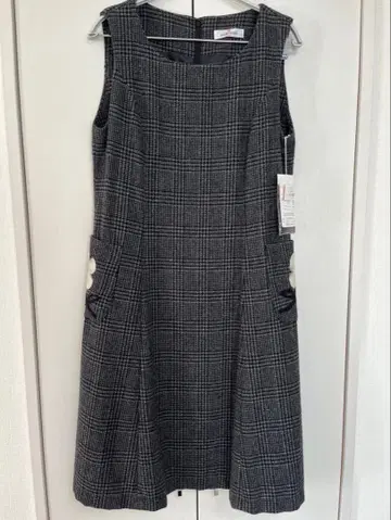 GALLARY VYONNE 체크 무늬 슬리브리스 원피스 원피스