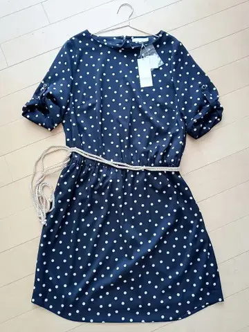 미사용 새상품 택 포함 자유구 도트 무늬 원피스 무릎 기장 원피스 네이비