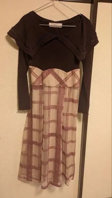 tocco closet 빅칼라 백 레이스업 긴팔 도킹 원피스