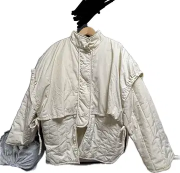 화이트 퀼팅 자켓