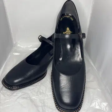 ZUCCOTTO 클래시컬 스트랩 펌프스