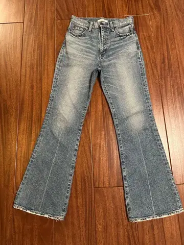 MOUSSY MVS FLARE 플레어 데님 26