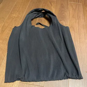 COS 플리츠 토트백 블랙