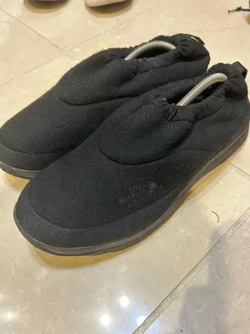 THE NORTH FACE 블랙 슬립온 스니커즈