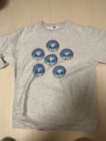 ARAKI 에이리언 프린트 맨투맨