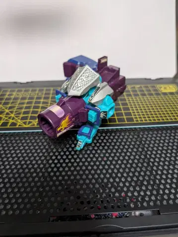 크러쉬 비다맨 [슈트로움 그리핀] 조립 완료