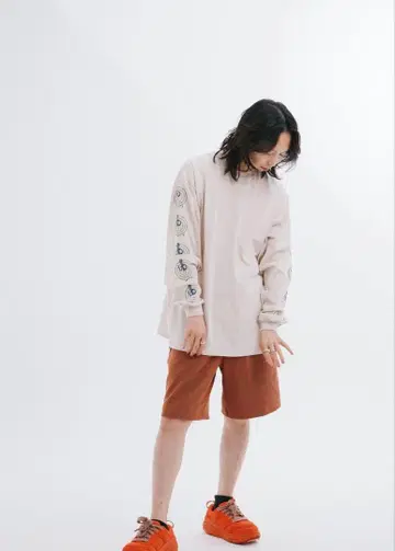 SAMPLE 론 T 크림 니트와 식객과 타카사키