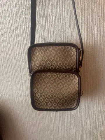 이중 구조 숄더백